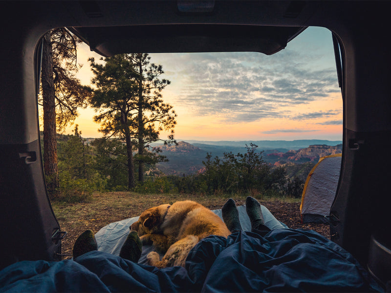 Unterwegs erholsam schlafen - Camping Decke statt Schlafsack?