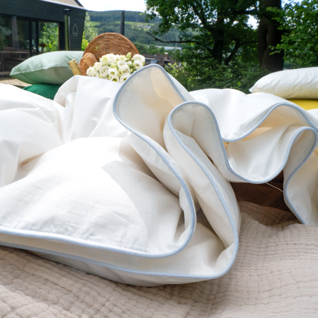 Seitenansicht der dünnen Paradies Gabi 90 Sommerdecke